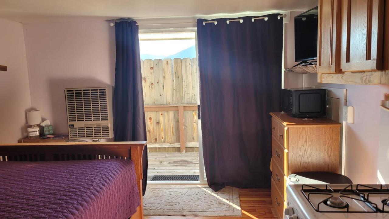 Angel Cottage With A Sauna Or The Cozy With A Jacuzzi Tub, Both Are Studios With A View Of マウント・シャスタ エクステリア 写真