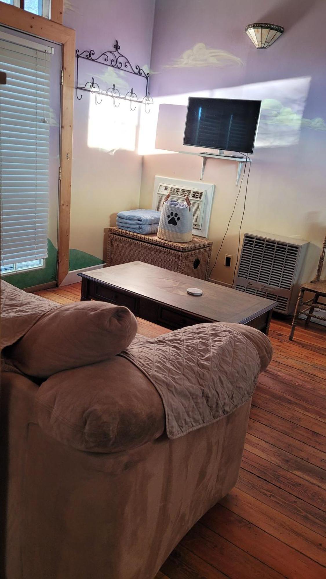 Angel Cottage With A Sauna Or The Cozy With A Jacuzzi Tub, Both Are Studios With A View Of マウント・シャスタ エクステリア 写真